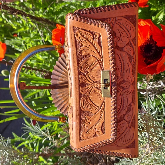 HAND TOOLED Cowhide Leather Purse with Melamine handle. VINTAGE Brown /Tan - Picture 1 of 17